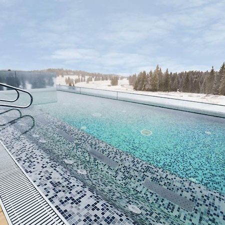Charming 3-Bedroom Apartment Poiana Brasov Luaran gambar