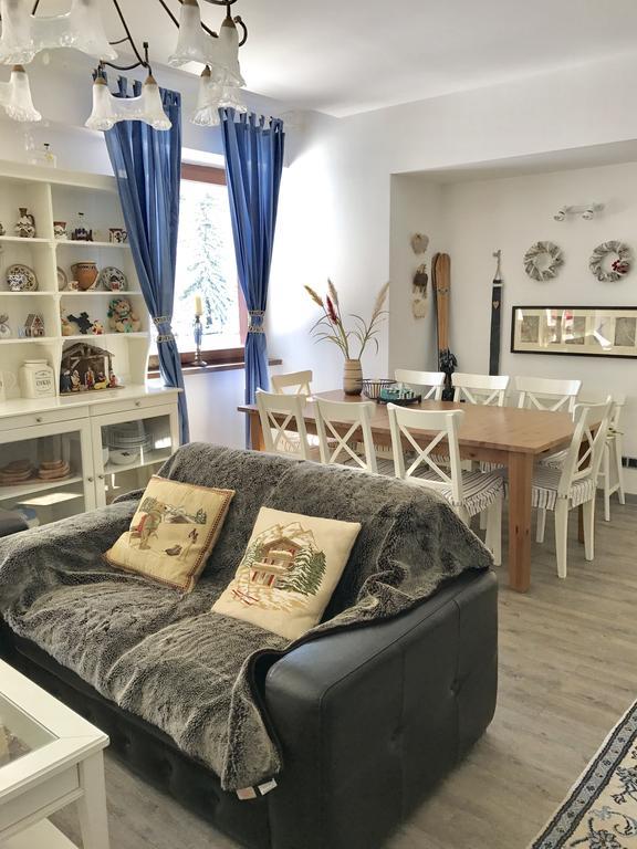 Charming 3-Bedroom Apartment Poiana Brasov Luaran gambar